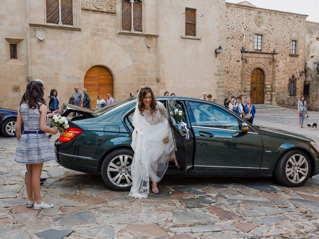 La boda de Pepe y Montse en Cáceres, Cáceres 20