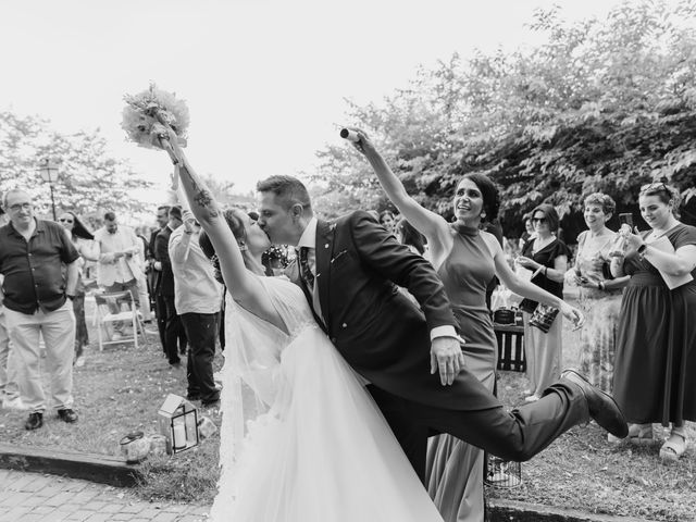 La boda de Víctor  y Miriam  en Villalbilla, Madrid 1