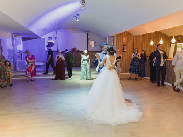 La boda de Víctor  y Miriam  en Villalbilla, Madrid 12