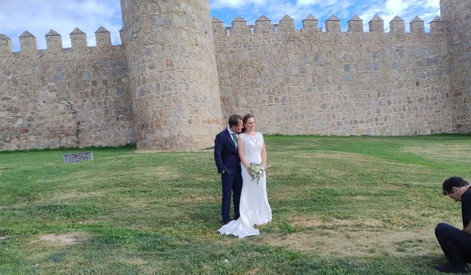 La boda de Edu y Llubi en Ávila, Ávila