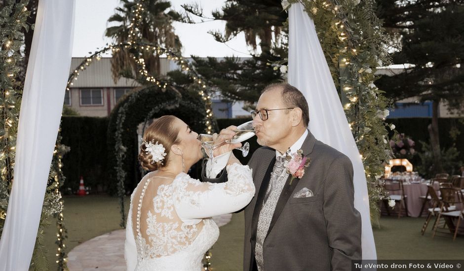 La boda de Antonio y Carmen María en Alhaurin De La Torre, Málaga