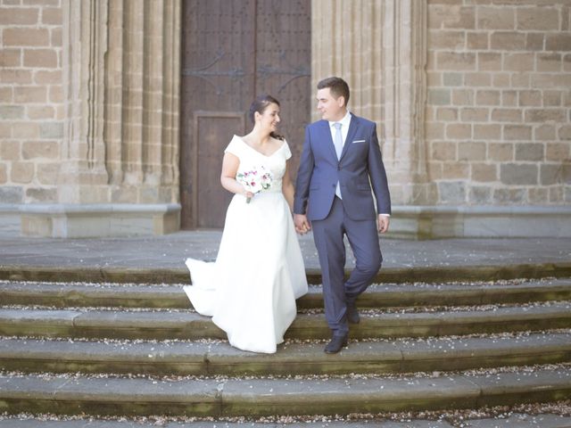 La boda de Borja y Adriana en Gorraiz, Navarra 16