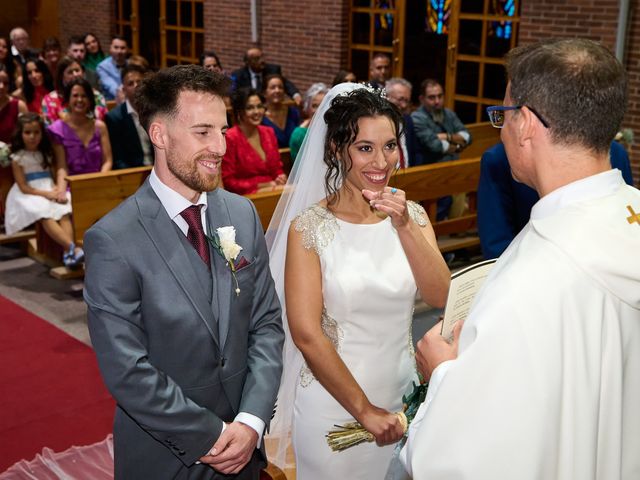 La boda de Isabel y David en Alcalá De Henares, Madrid 27