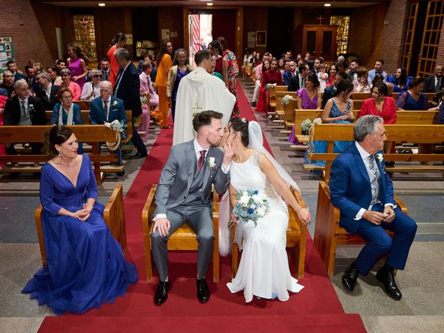 La boda de Isabel y David en Alcalá De Henares, Madrid 33