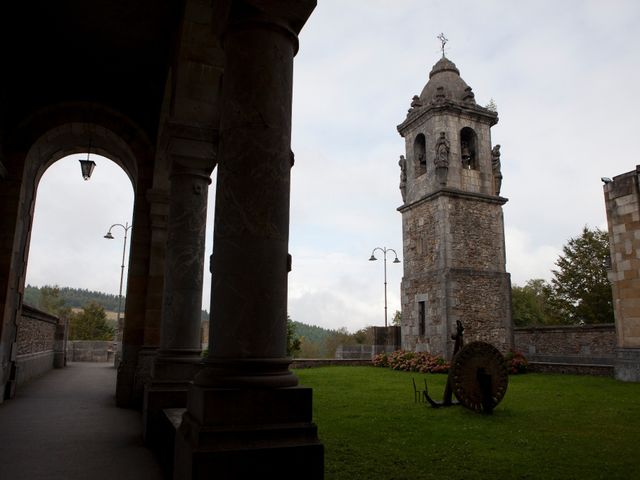 La boda de Miguel Ángel  y Beatriz en Vitoria-gasteiz, Álava 15