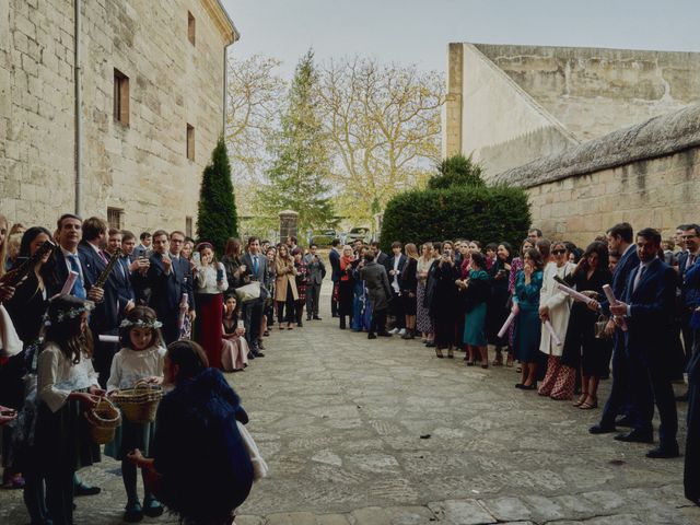 La boda de Alfonso y Ania en Santa Gadea Del Cid, Burgos 71