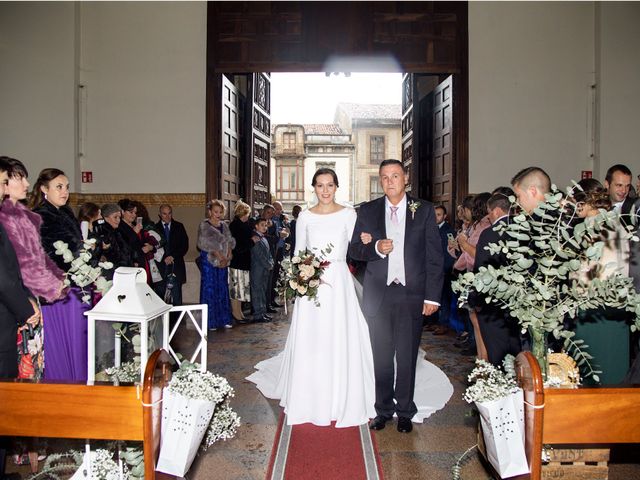 La boda de Alberto y Claudia en Noreña, Asturias 13