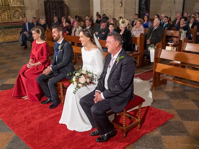 La boda de Alberto y Claudia en Noreña, Asturias 15