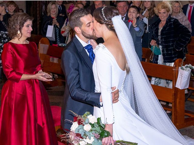 La boda de Alberto y Claudia en Noreña, Asturias 20