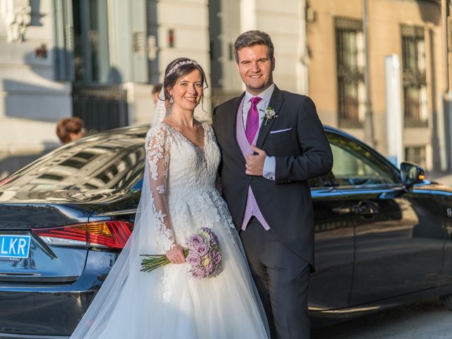 La boda de Adrián y Stefani en Madrid, Madrid 23