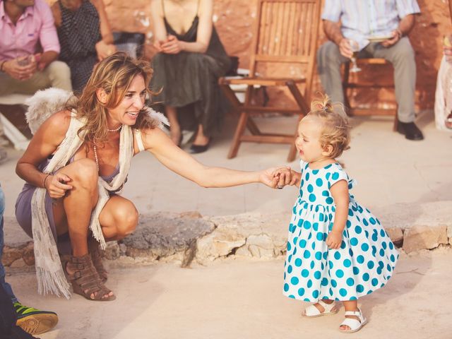 La boda de J.O y Lorena en Cala De San Vicente Ibiza, Islas Baleares 35