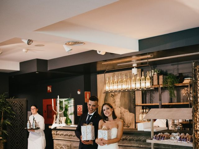 La boda de Adrian y Issa en Santiago De Compostela, A Coruña 40