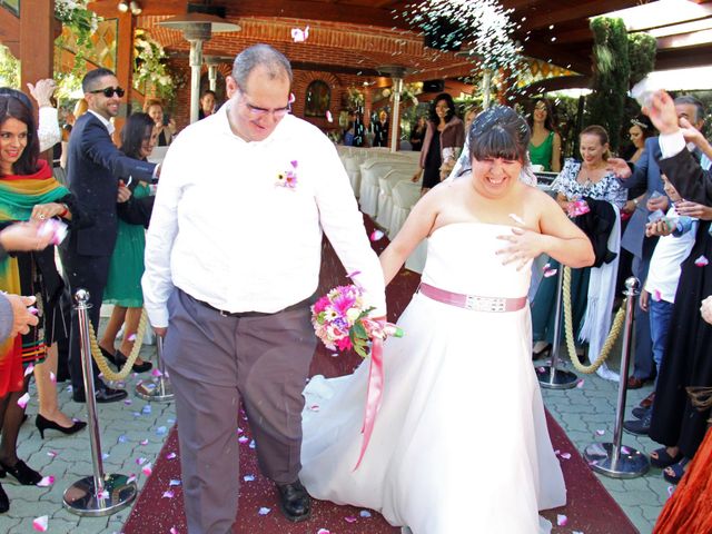 La boda de Miguel Ángel y Amparo  en Alcalá De Henares, Madrid 44