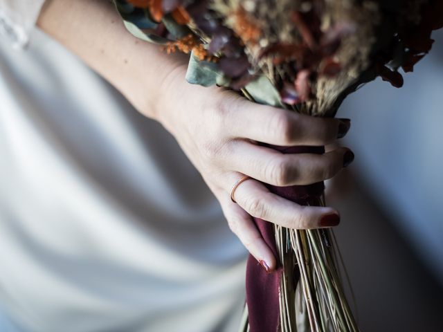 La boda de Carlos y Patricia en La Riera De Gaia, Tarragona 18