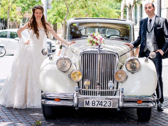 La boda de Fran y Soni en L' Hospitalet De Llobregat, Barcelona 28