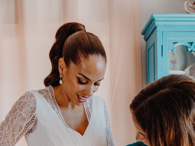 La boda de Elena y Salva en Fuengirola, Málaga 23