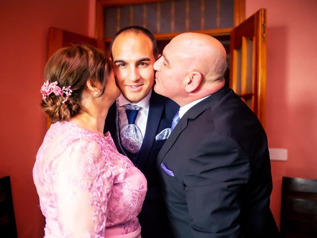 La boda de Fernando y Virginia en Almendralejo, Badajoz 13