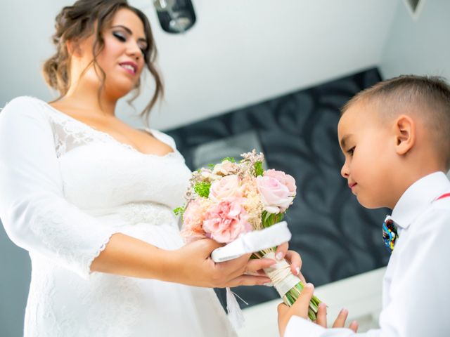 La boda de Fernando y Virginia en Almendralejo, Badajoz 23