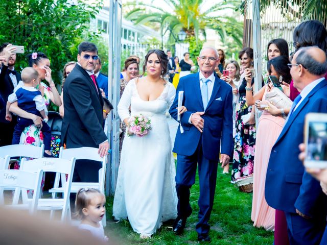 La boda de Fernando y Virginia en Almendralejo, Badajoz 33