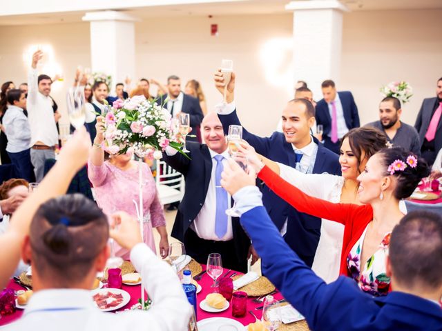 La boda de Fernando y Virginia en Almendralejo, Badajoz 48