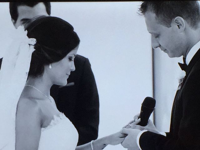 La boda de Kike y Yasmina  en Valencia, Valencia 22