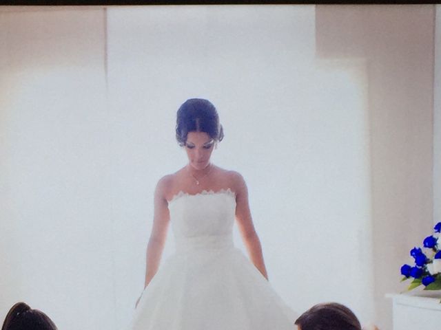 La boda de Kike y Yasmina  en Valencia, Valencia 36