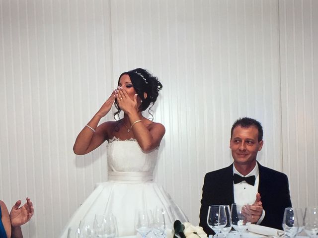 La boda de Kike y Yasmina  en Valencia, Valencia 53