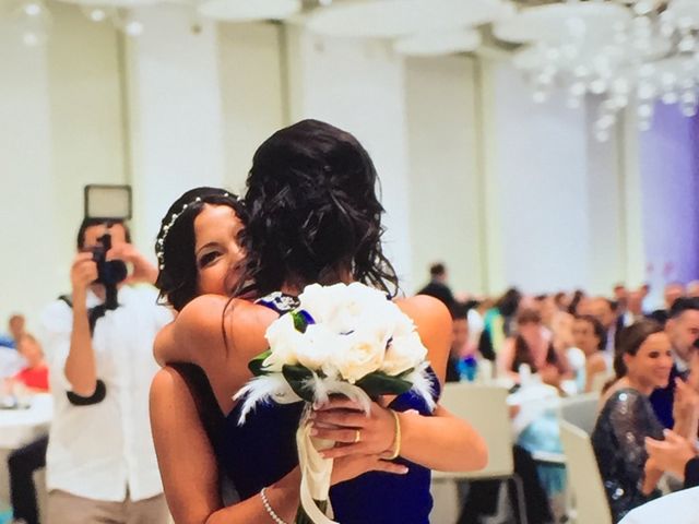 La boda de Kike y Yasmina  en Valencia, Valencia 58