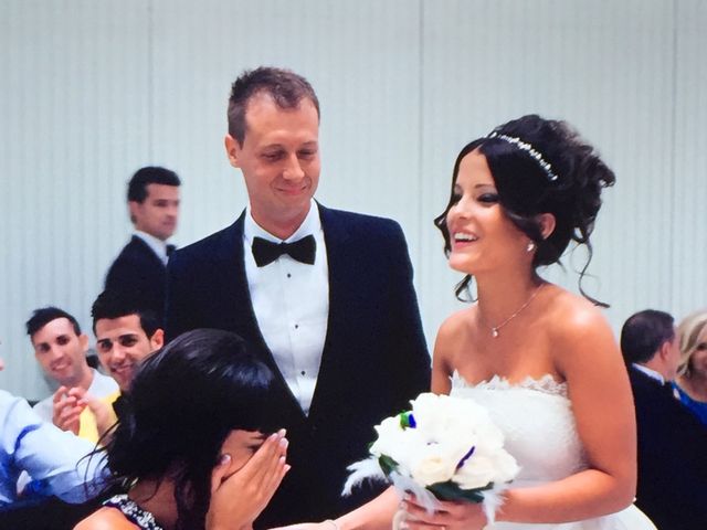 La boda de Kike y Yasmina  en Valencia, Valencia 63
