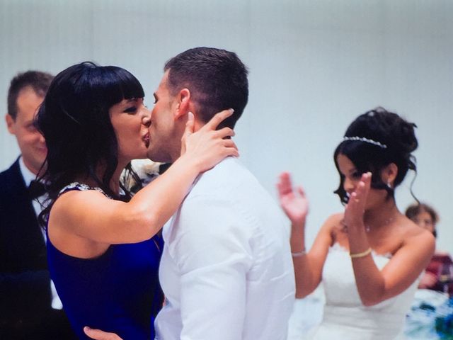La boda de Kike y Yasmina  en Valencia, Valencia 64
