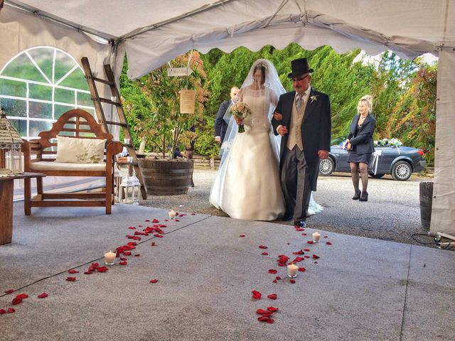 La boda de Mark y Irene en Lleida, Lleida 10