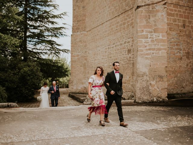 La boda de Miguel y Amaia en Santa Gadea Del Cid, Burgos 28