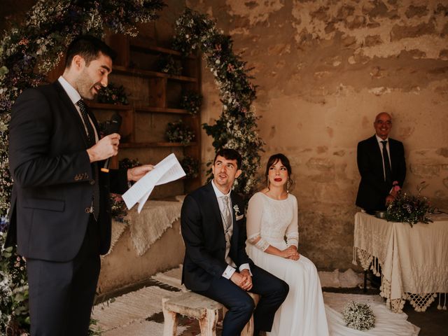 La boda de Miguel y Amaia en Santa Gadea Del Cid, Burgos 33