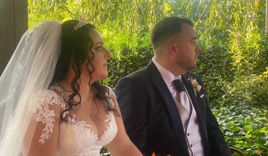 La boda de Raúl  y Mari  en Palau De Plegamans, Barcelona