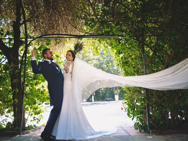 La boda de Guille y Nuria en Churriana, Málaga 16