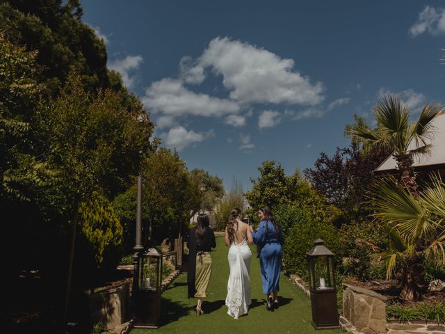 La boda de Tony y Trini en El Vellon, Madrid 82