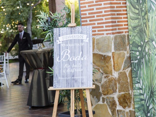 La boda de Flor y Rafa en Fuenlabrada, Madrid 11