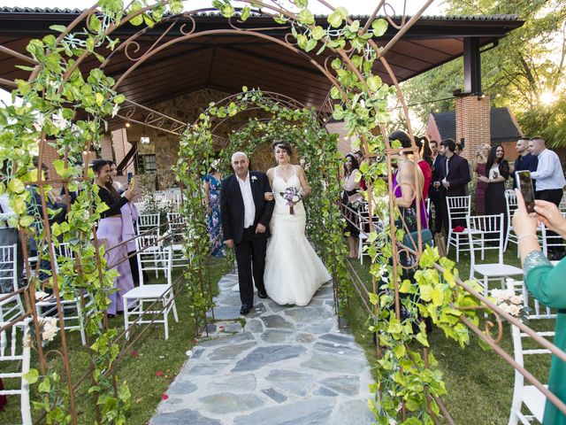 La boda de Flor y Rafa en Fuenlabrada, Madrid 20