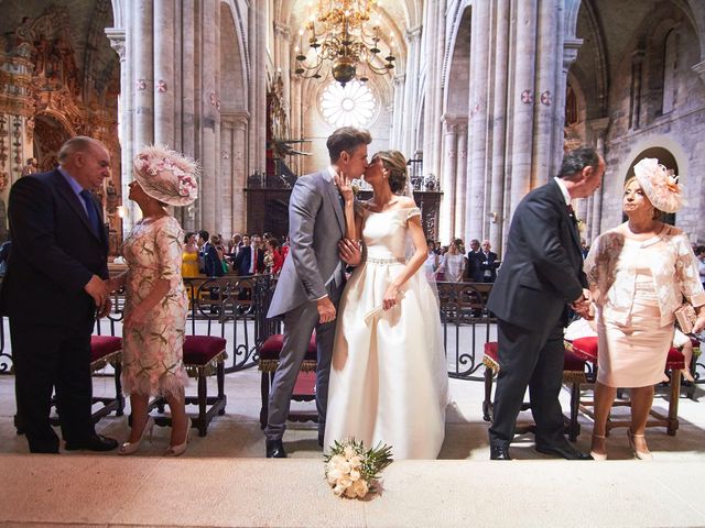 La boda de Raúl y Laura en Tudela, Navarra 35