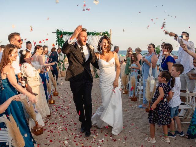 La boda de DESI y TONY en Malgrat De Mar, Barcelona 1