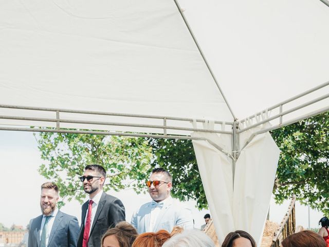 La boda de Víctor y Sandra en Matapozuelos, Valladolid 40