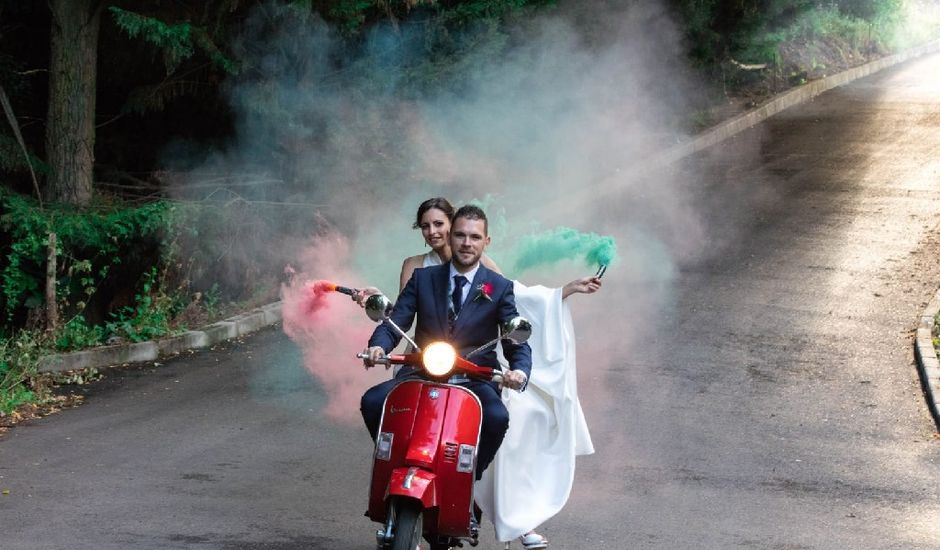 La boda de Eduardo  y Mónica  en León, León