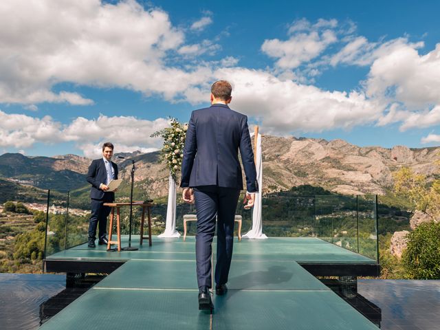 La boda de Jorge y Constanza en Benimantell, Alicante 22