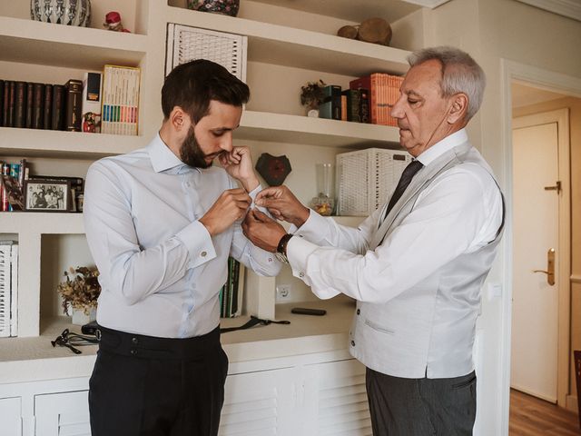 La boda de Covadonga y Álvaro en Sevilla, Sevilla 1