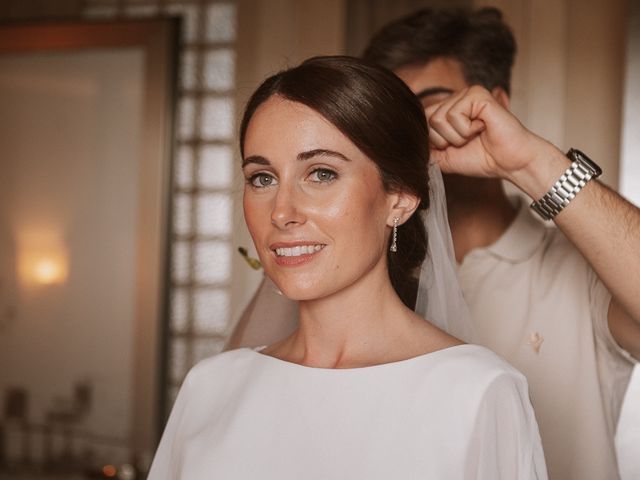 La boda de Covadonga y Álvaro en Sevilla, Sevilla 20