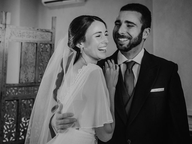 La boda de Covadonga y Álvaro en Sevilla, Sevilla 22