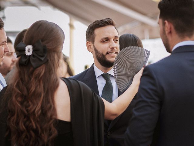 La boda de Covadonga y Álvaro en Sevilla, Sevilla 26