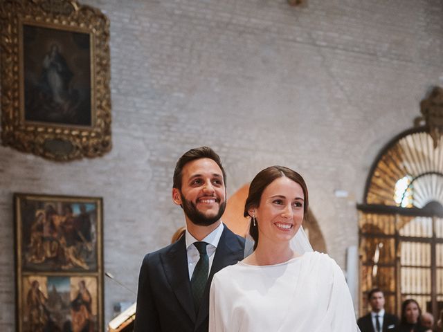 La boda de Covadonga y Álvaro en Sevilla, Sevilla 34
