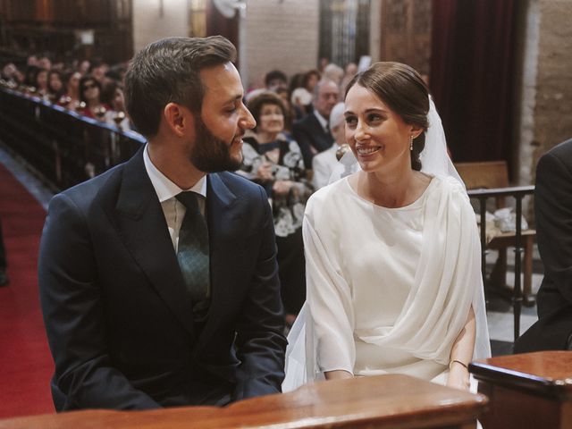 La boda de Covadonga y Álvaro en Sevilla, Sevilla 35