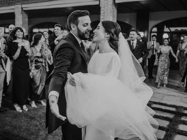 La boda de Covadonga y Álvaro en Sevilla, Sevilla 55